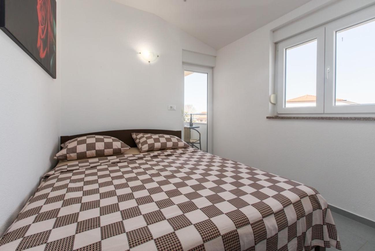 Villa Vita Apartments & Studios With Common Pool Valbandon Exteriér fotografie