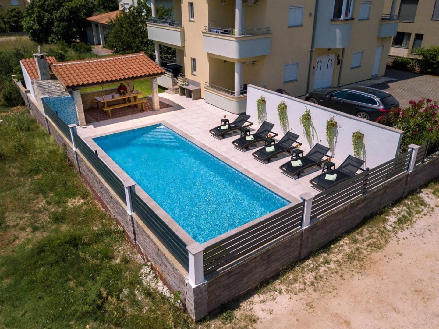 Villa Vita Apartments & Studios With Common Pool Valbandon Exteriér fotografie