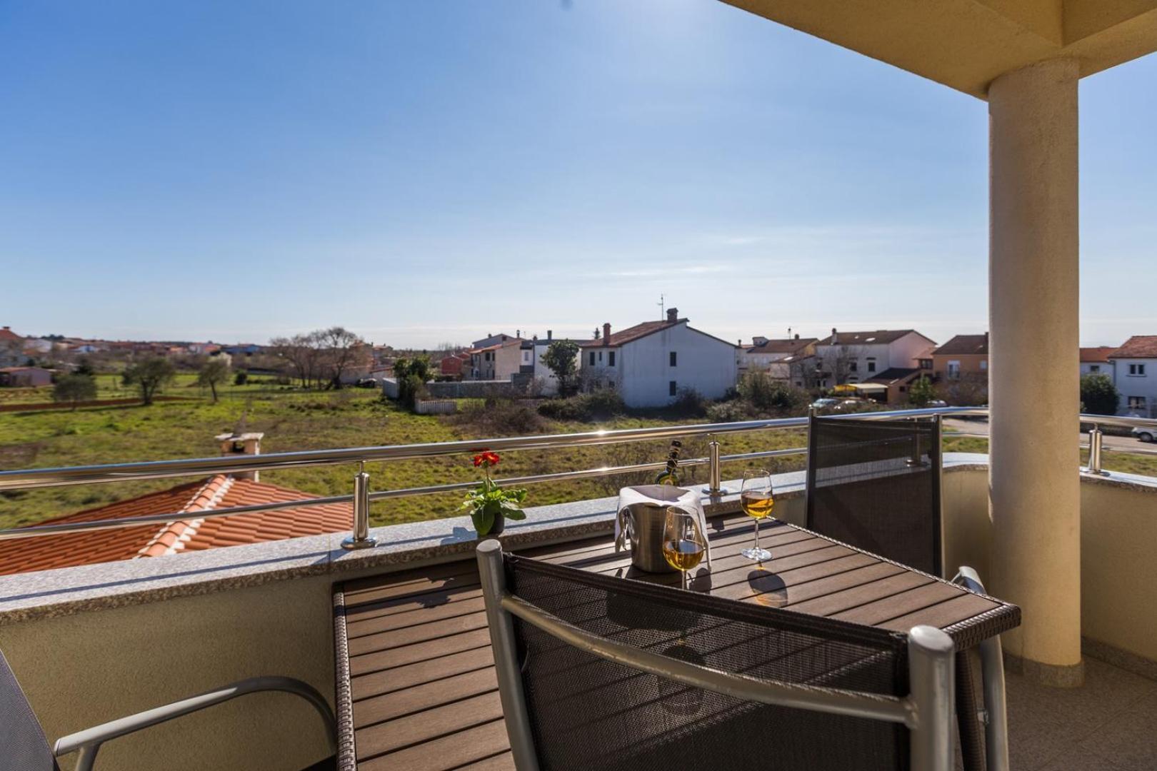 Villa Vita Apartments & Studios With Common Pool Valbandon Exteriér fotografie