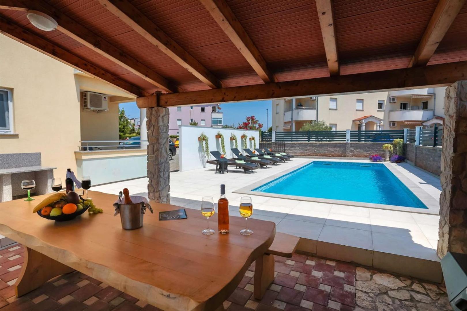 Villa Vita Apartments & Studios With Common Pool Valbandon Exteriér fotografie