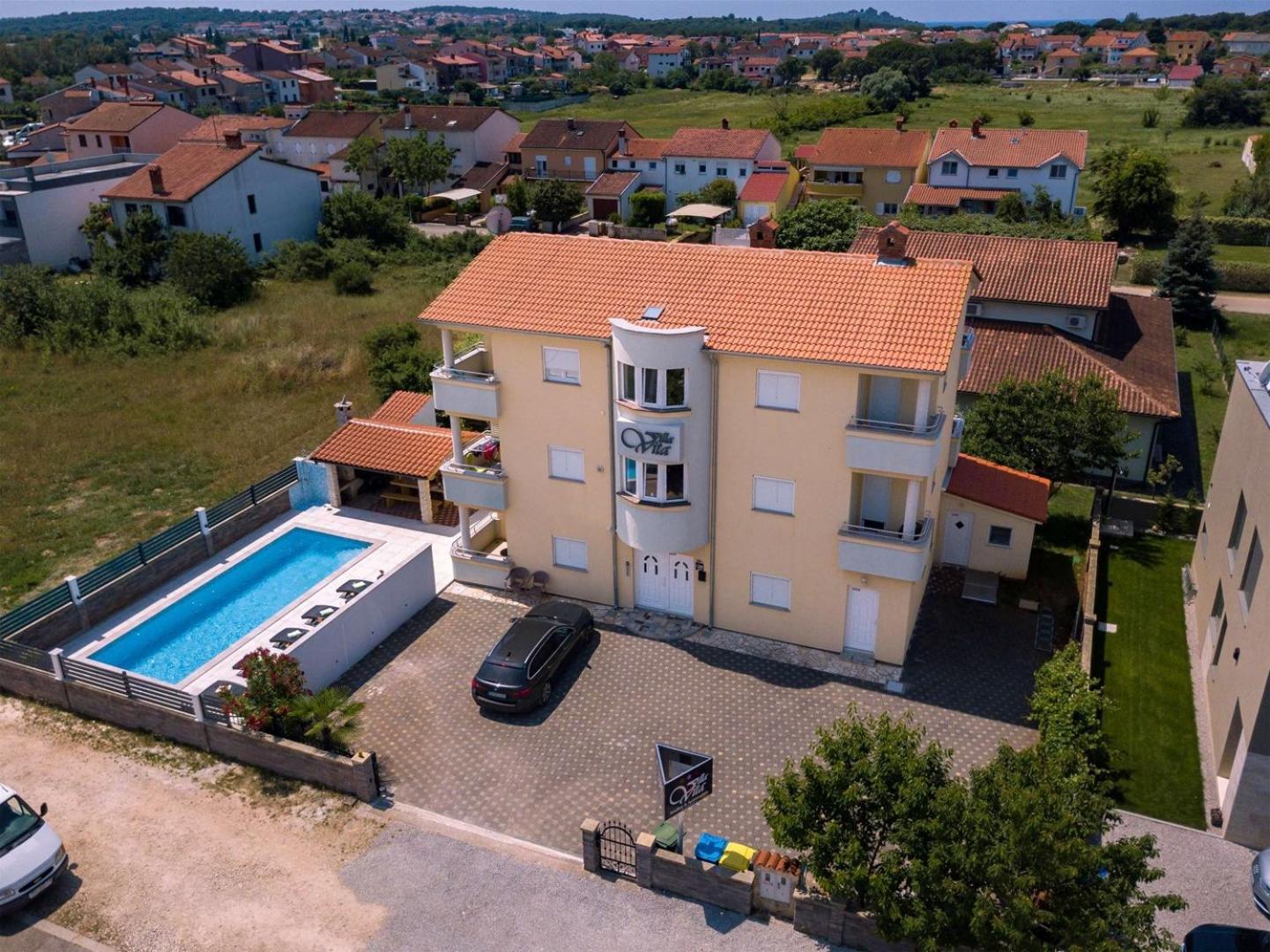 Villa Vita Apartments & Studios With Common Pool Valbandon Exteriér fotografie