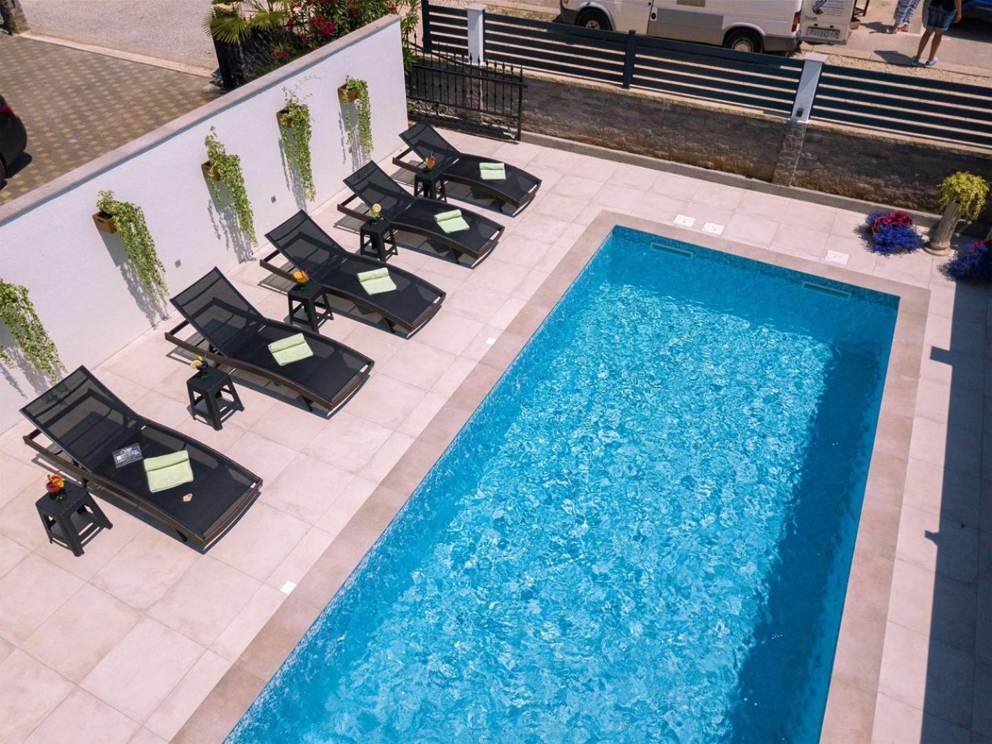 Villa Vita Apartments & Studios With Common Pool Valbandon Exteriér fotografie