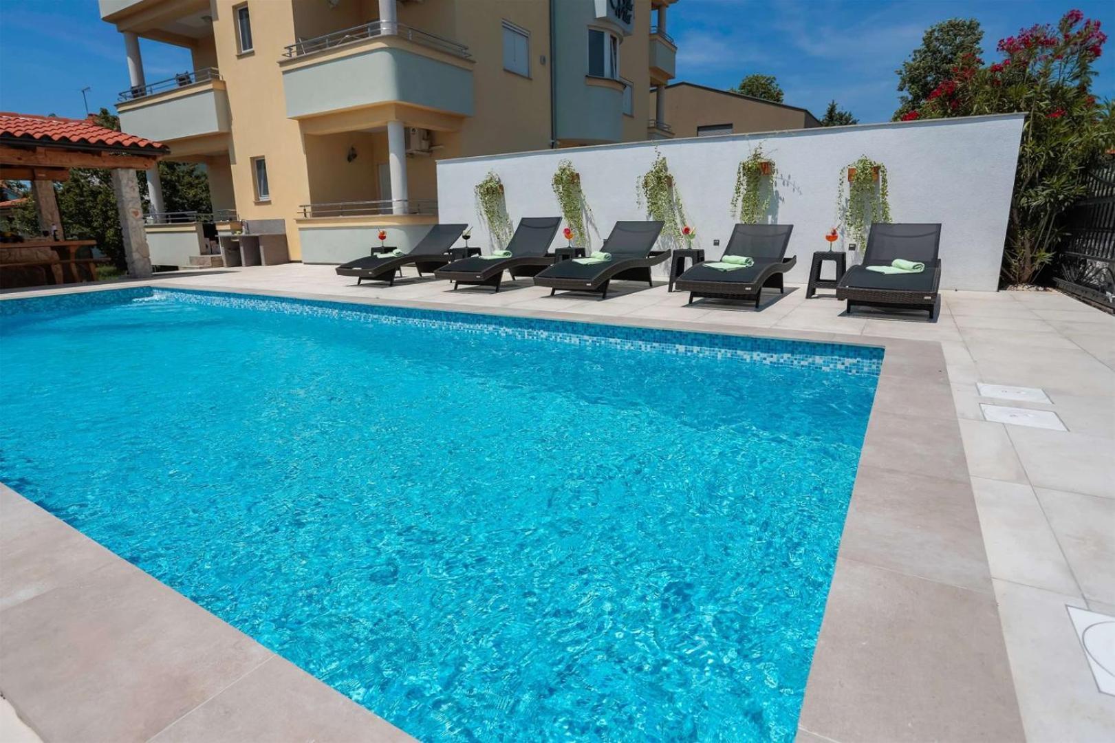Villa Vita Apartments & Studios With Common Pool Valbandon Exteriér fotografie