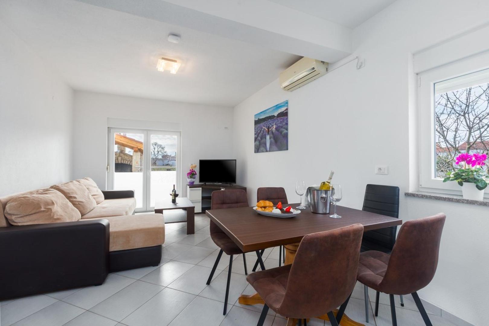 Villa Vita Apartments & Studios With Common Pool Valbandon Exteriér fotografie